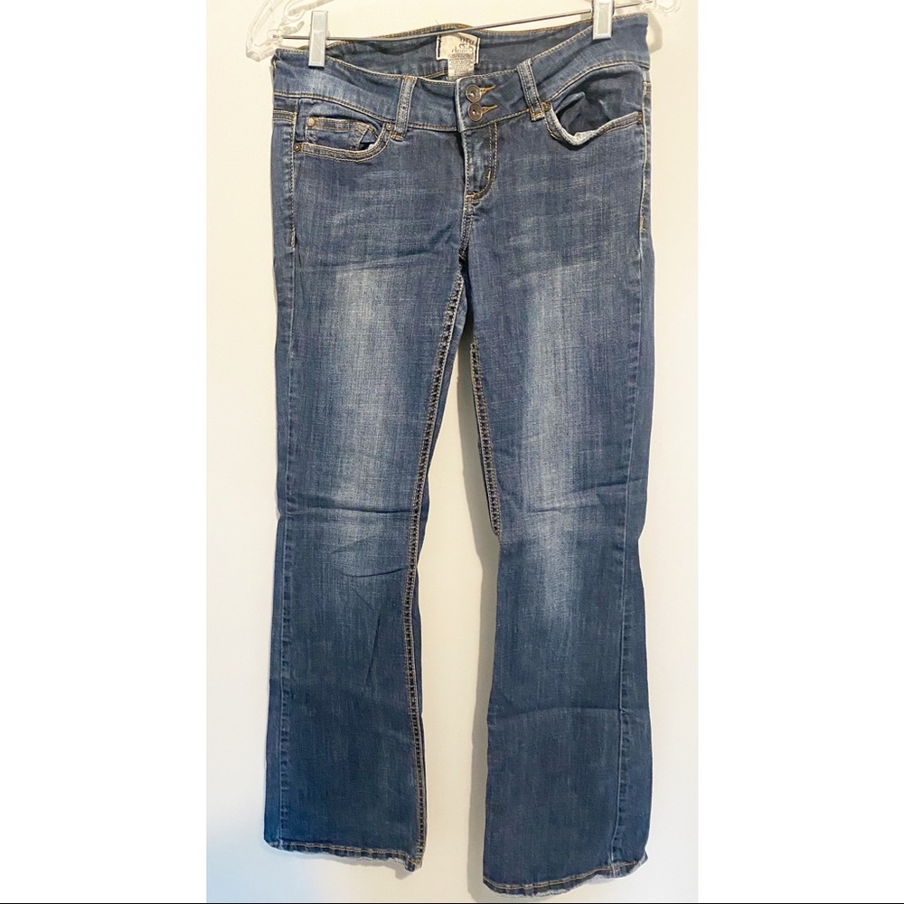 Low waisted wide leg jeans